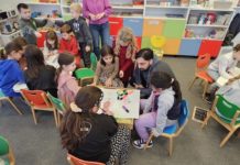 Novi naslovi romske dječje književnosti predstavljeni učenicima OŠ Jelkovec